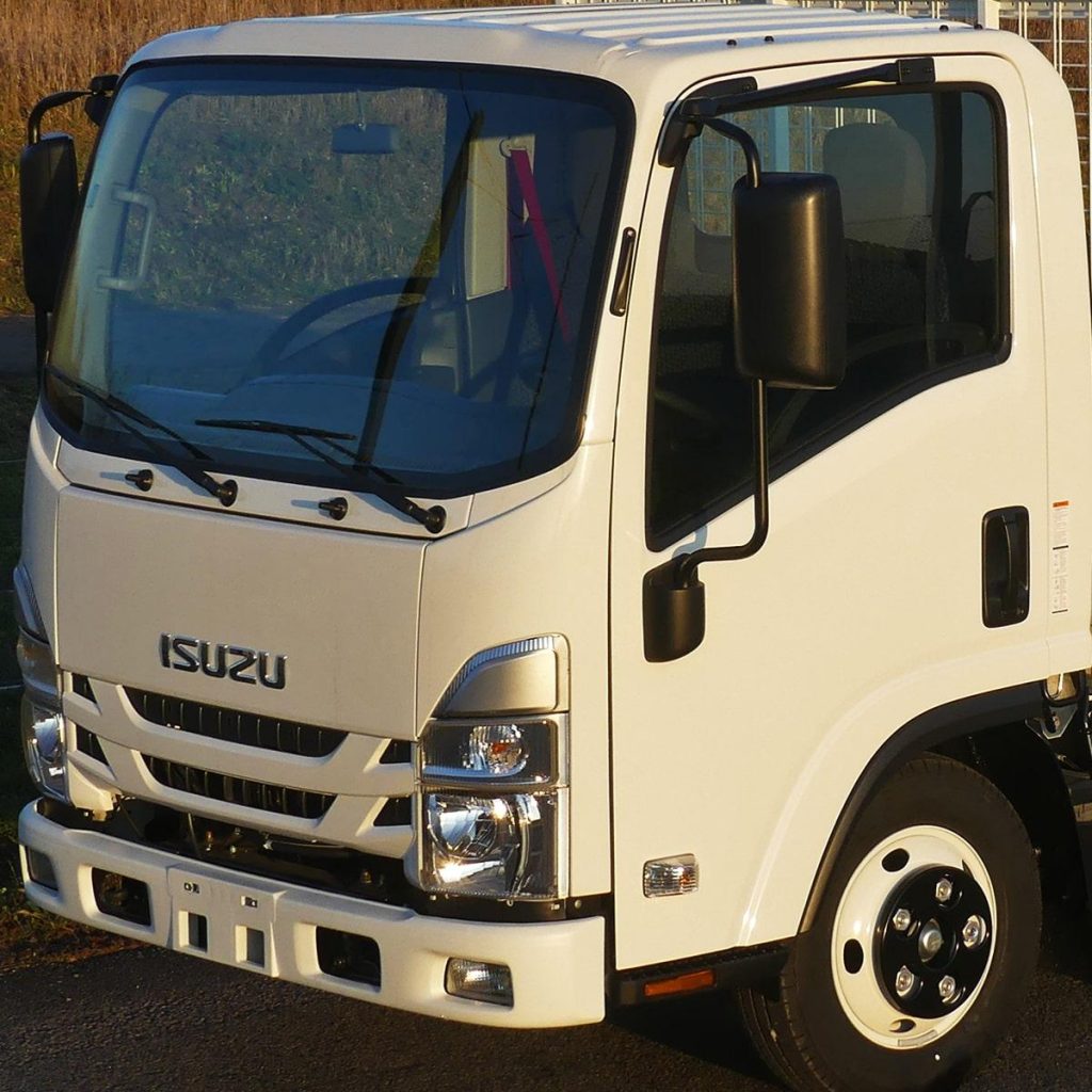 Isuzu M21 - Trucks